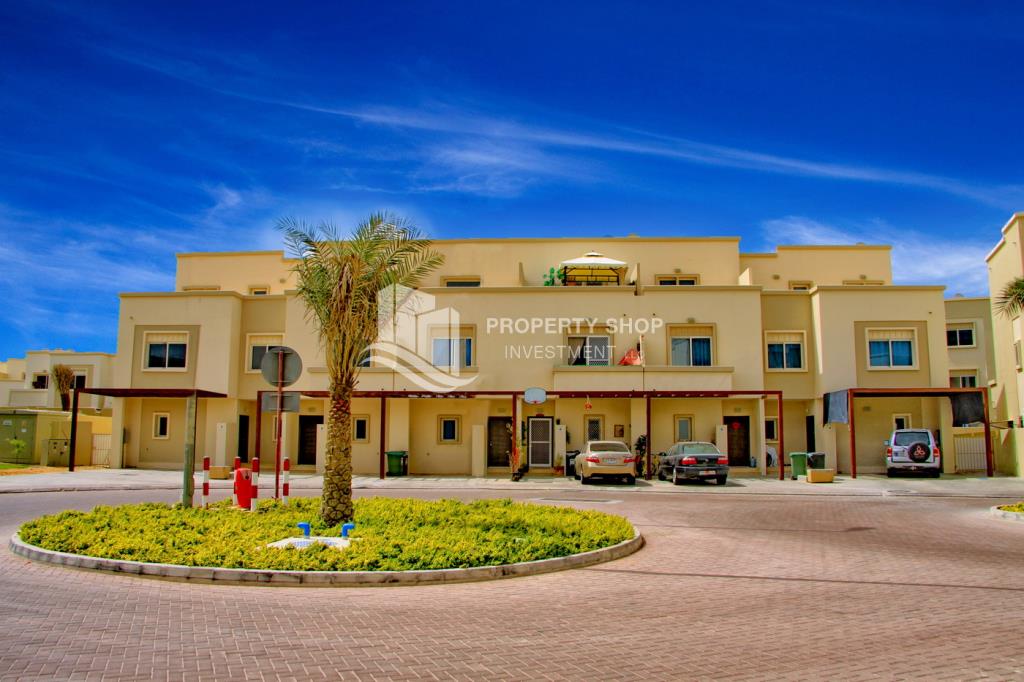 Invest Now! Spacious villa with good facilities in Al Reef
